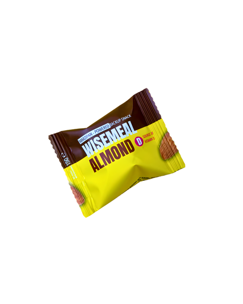 Mini uzkoda ar marcipānu, riekstiem un datelēm